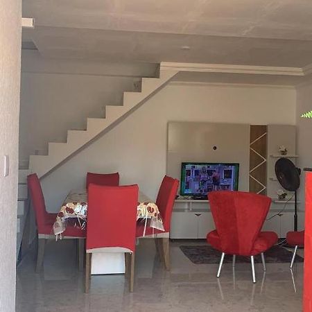 Apartamento Duplex Mobiliado Em São Pedro da Aldeia المظهر الخارجي الصورة
